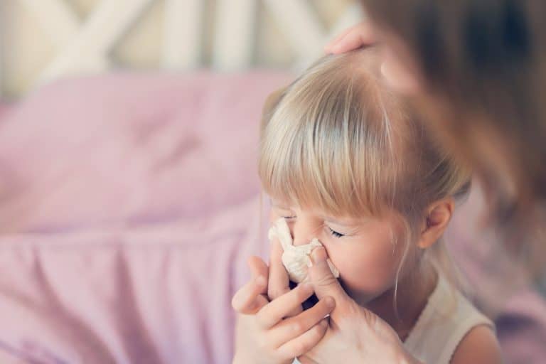 Coronavirus en niños - Sonarse en pañuelo