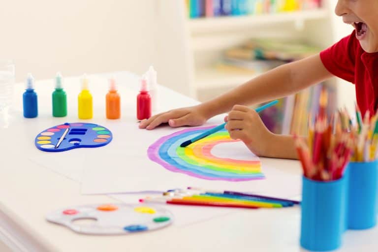 Pintar con témperas es muy beneficioso para el desarrollo integral de los  niños