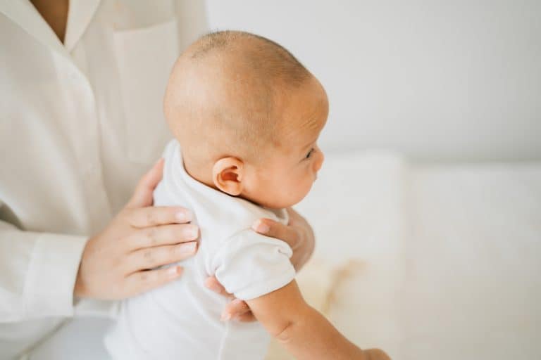 El bebé con hipo: por qué y cómo quitárselo