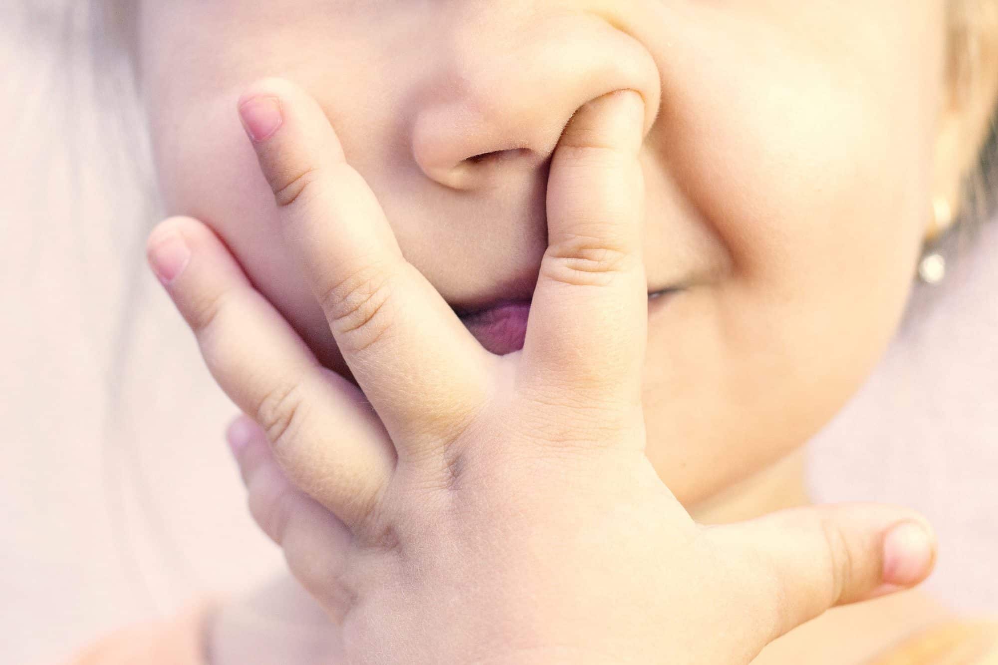 Mocos y bebés: cómo prevenirlos y curarlos