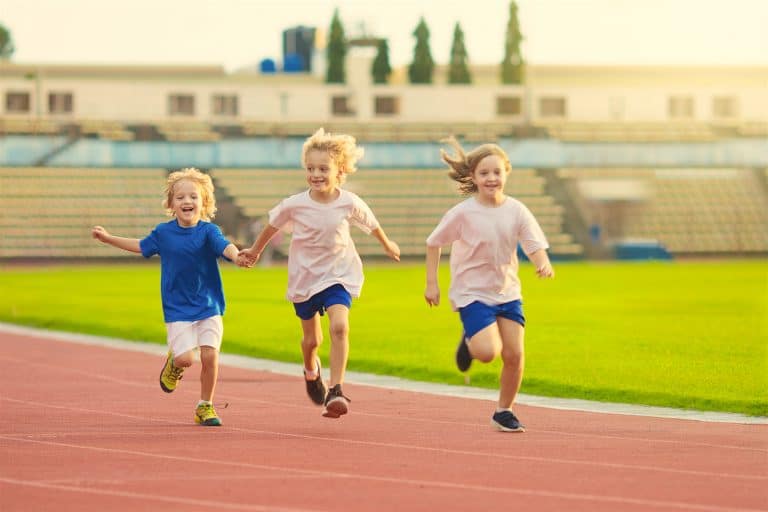 Los deportes más adecuados para niños y niñas - Compartir en Familia
