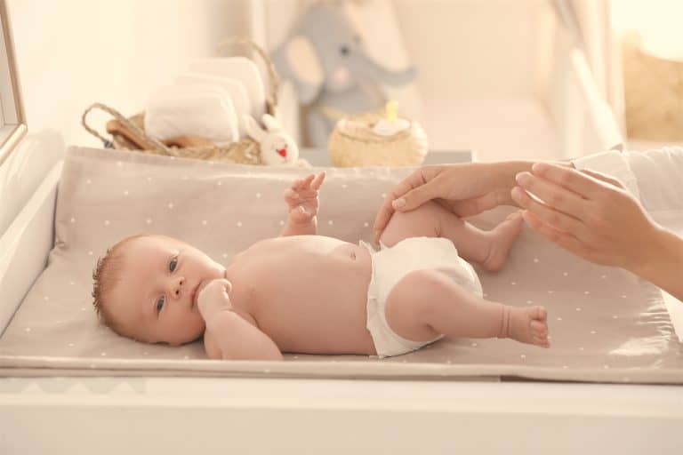 Básicos del bebé: Elegir la colchoneta cambiadora para tu bebé