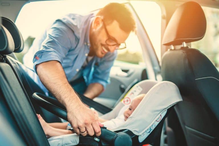 Toca cambiar la silla de coche de tu hijo? 8 claves que debes tener en  cuenta