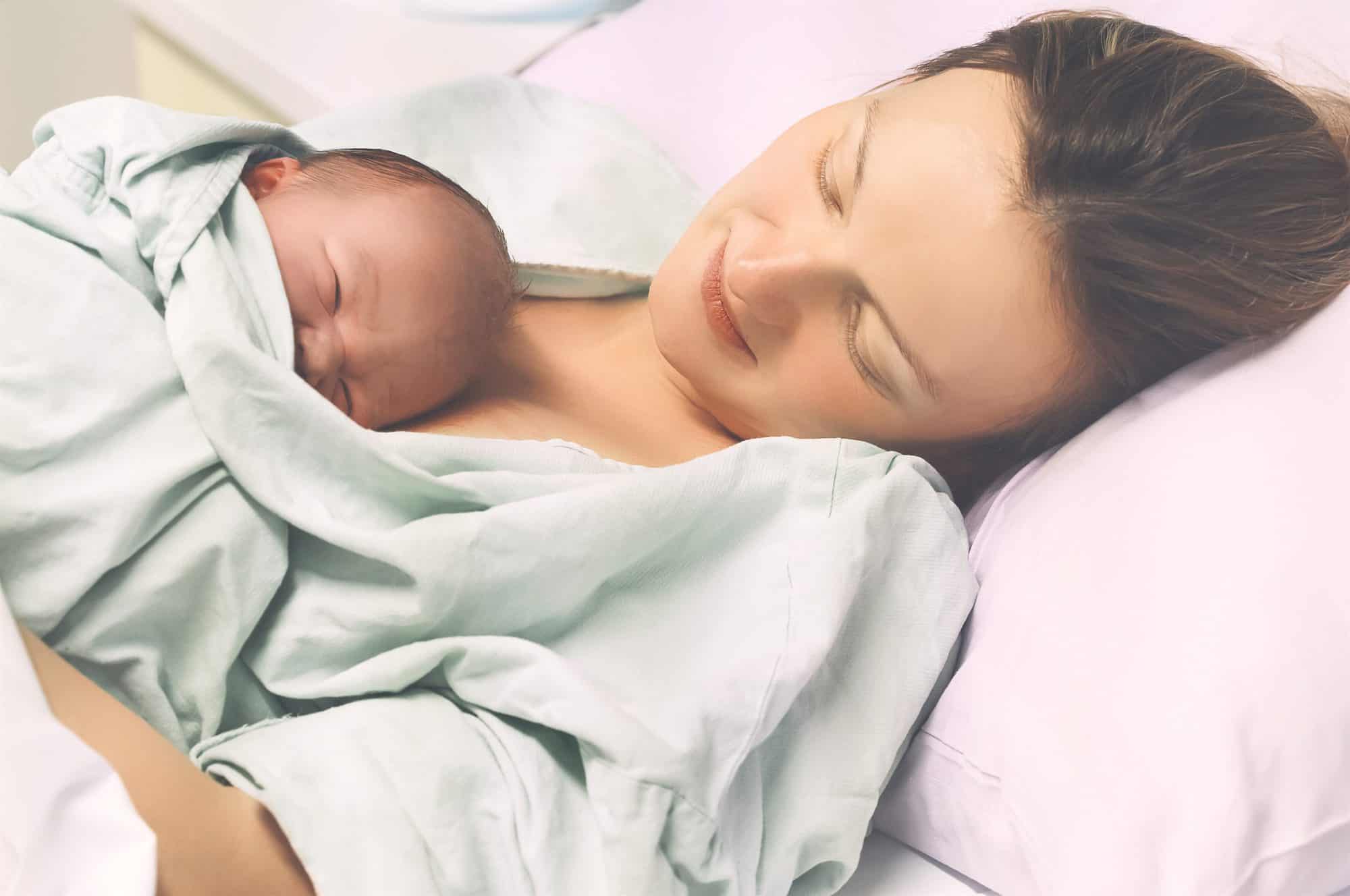 Qué pruebas se le hacen a un recién nacido en paritorio? - CSC