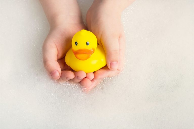 Hongos en los juguetes de goma del baño: Limpieza y Prevención - CSC