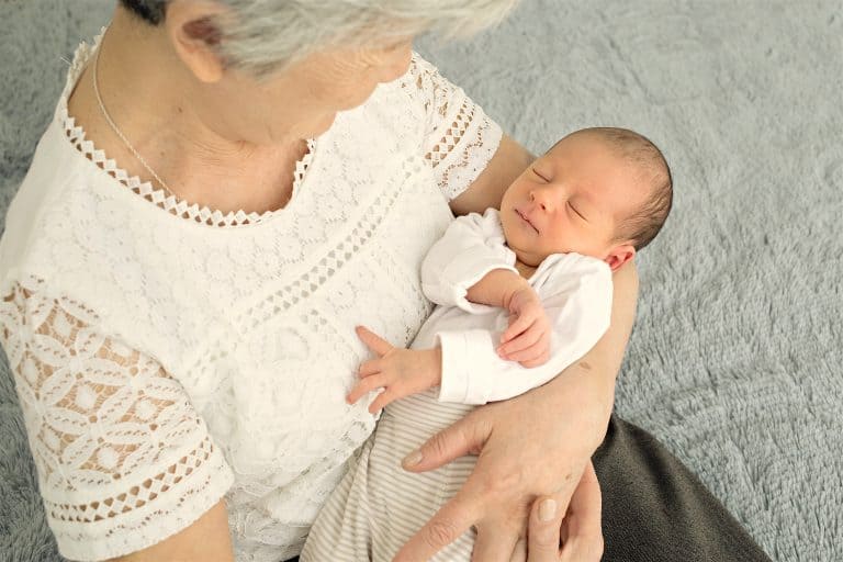 ¿Qué es mejor la guardería o los abuelos?