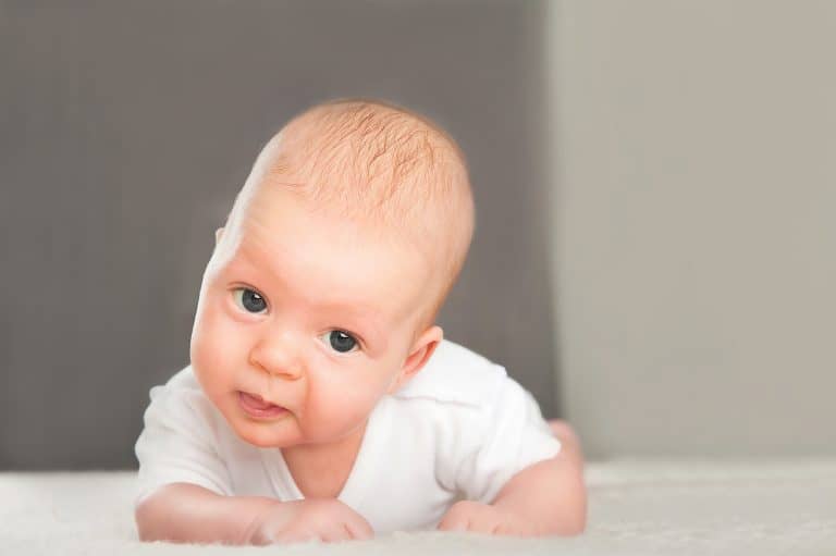 Por qué cambia el pelo de los bebés de rizado a liso y viceversa? - CSC