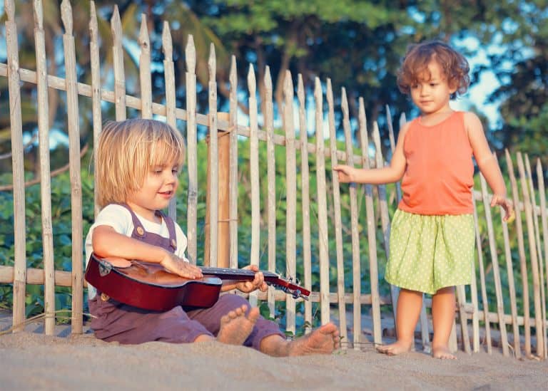 Beneficios de la música y cómo introducirla en bebés y niños
