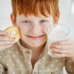Consumo prohibirá publicidad de productos con azúcar para niños