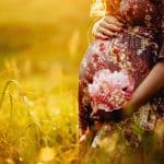 Apego prenatal: Por qué es tan importante y cómo practicarlo