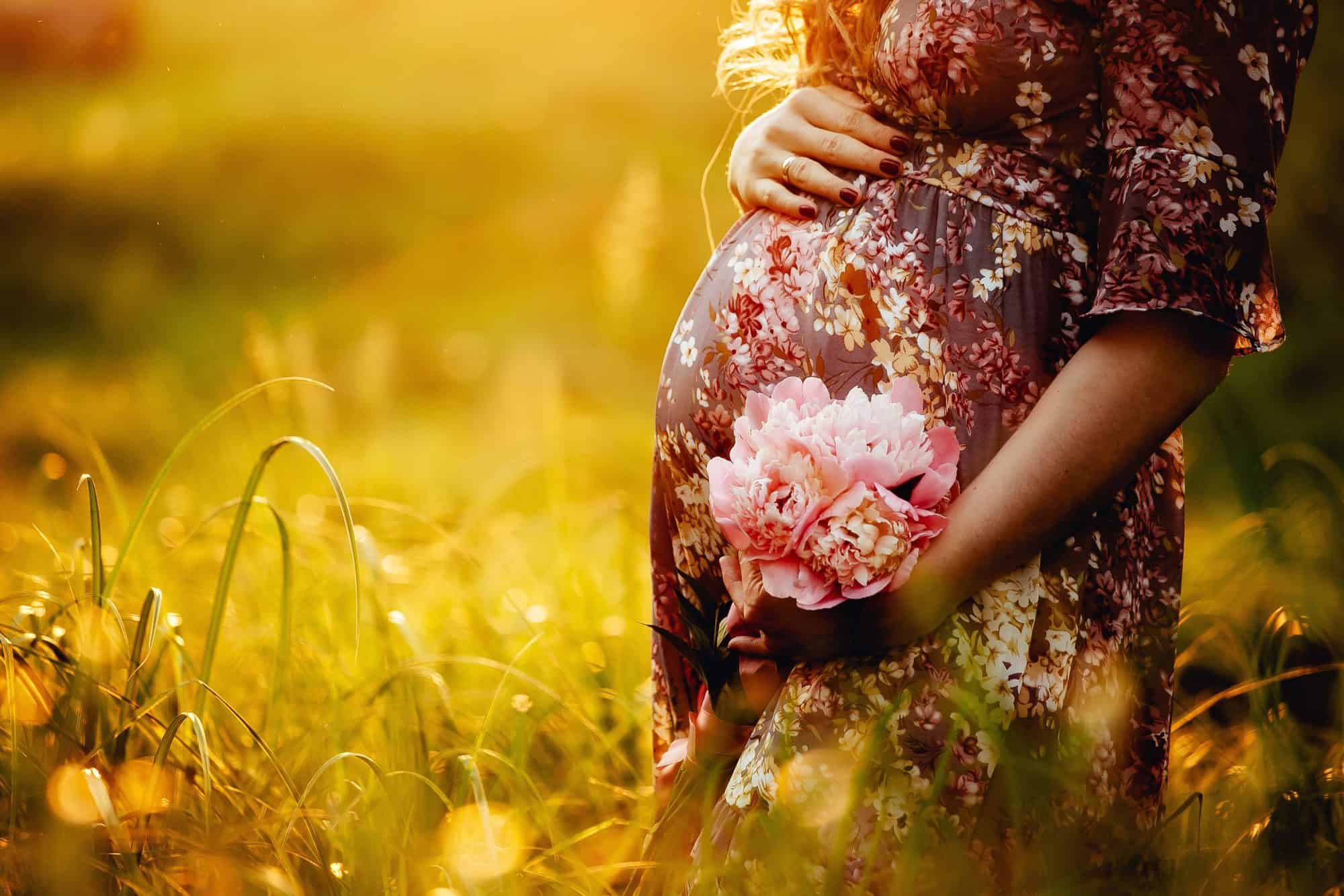 Apego prenatal: Por qué es tan importante y cómo practicarlo