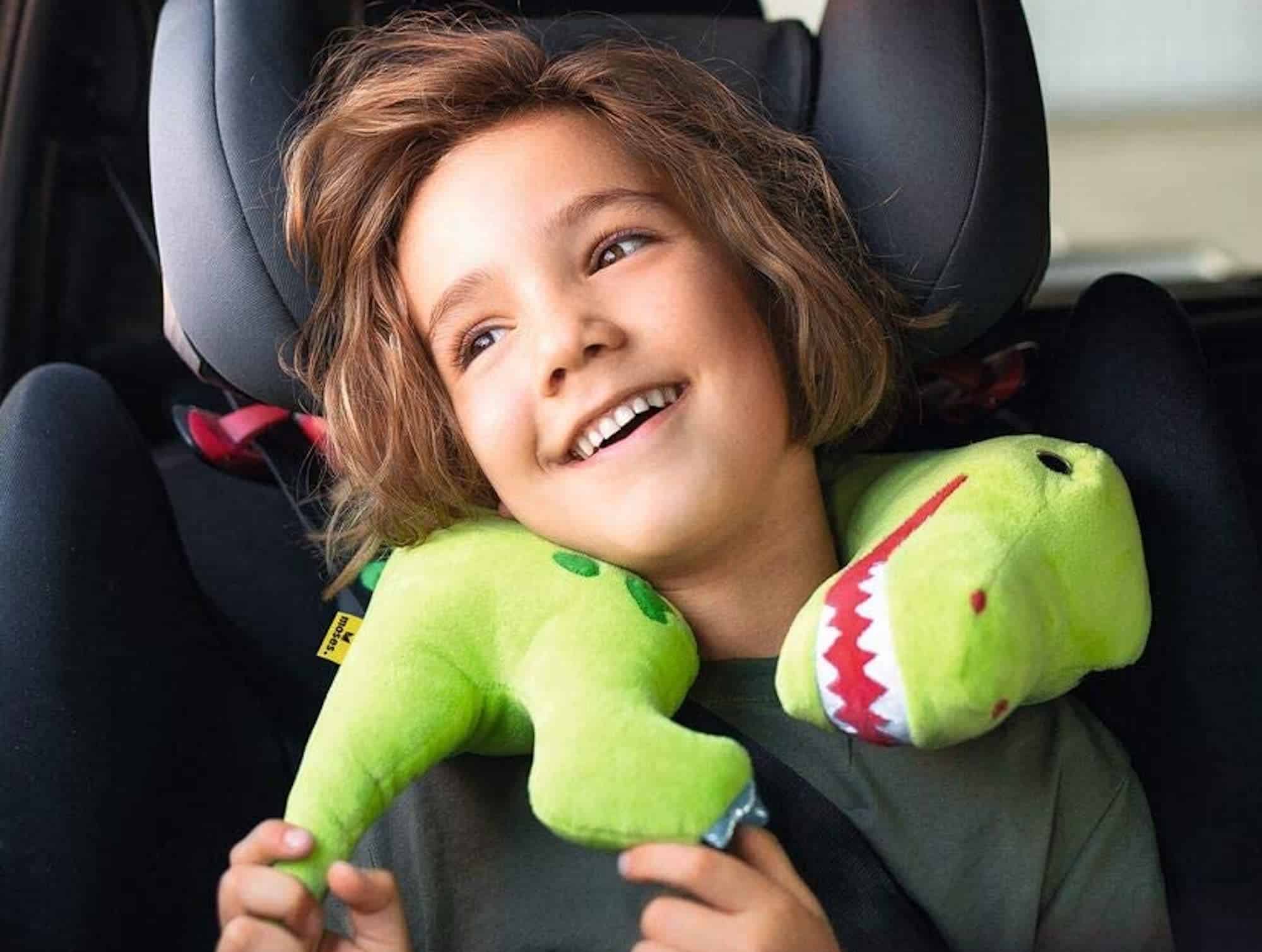 Cojines cervicales para niños en viajes por carretera, ¿recomendables?