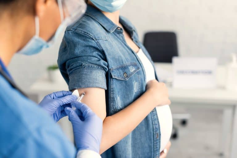 Embarazada y tercera dosis de la vacuna contra el Covid-19