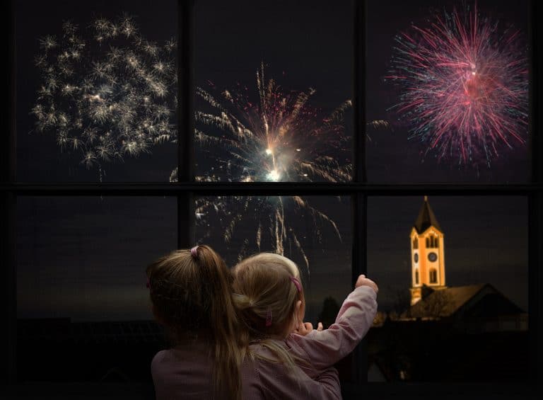 Niños y fuegos artificiales: Son la mitad de las víctimas de estas lesiones