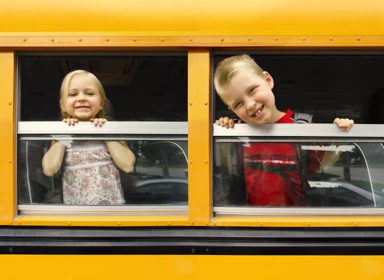 Autobús escolar y peques: Medidas de seguridad