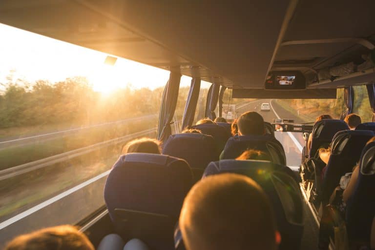 Autobús escolar y peques: Medidas de seguridad