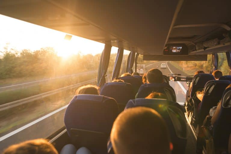 Autobús escolar y peques: Medidas de seguridad