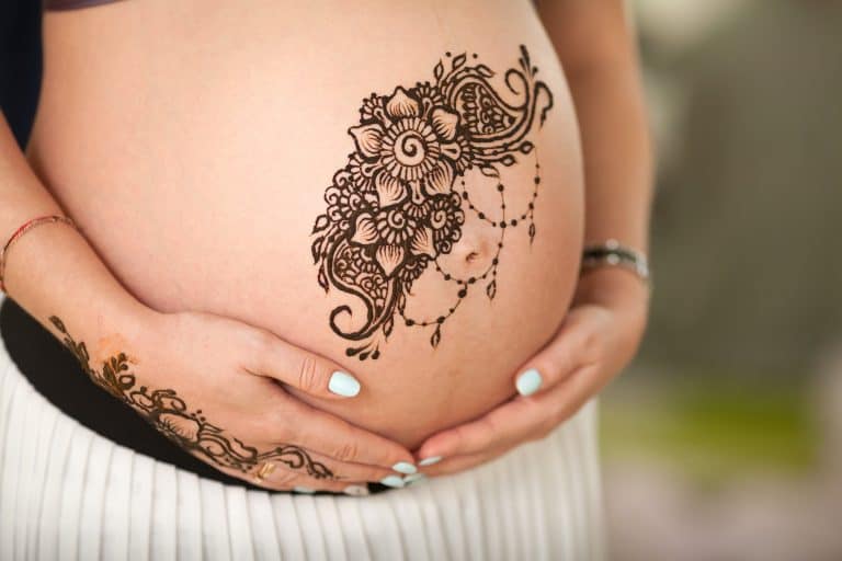 Embarazadas y tatuajes de henna