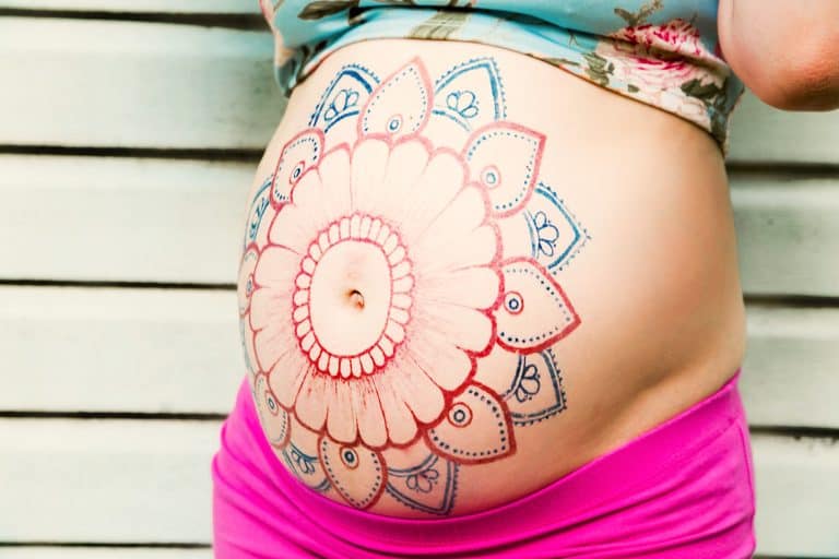 Embarazadas y tatuajes de henna