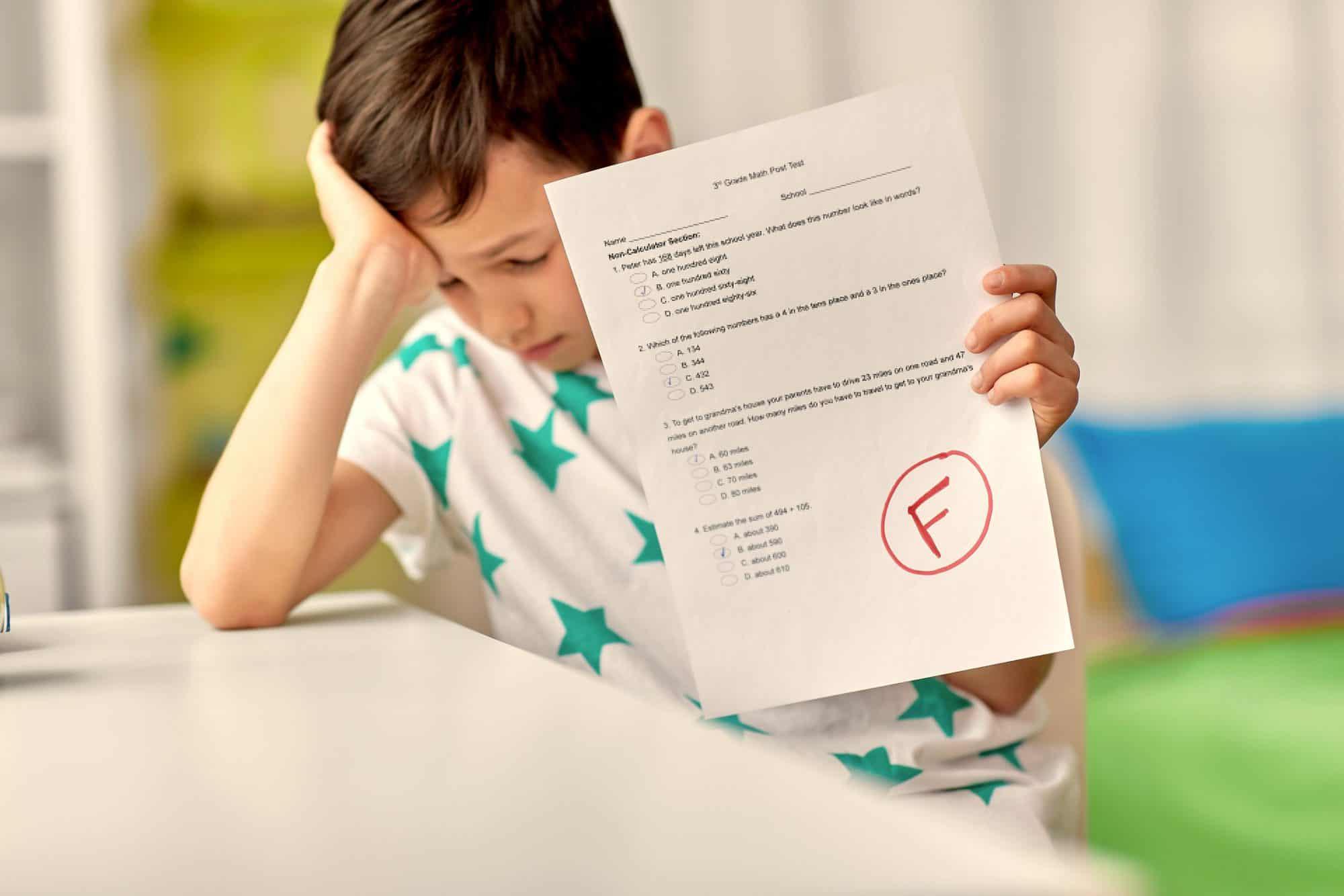 Mi hijo se esfuerza pero se frustra por sus notas, ¿cómo ayudarle?