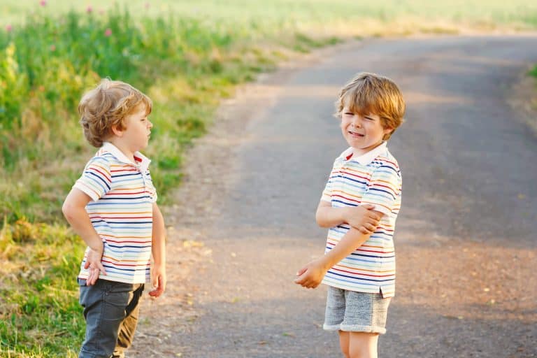 ¿Cómo poner en práctica la disciplina positiva en niños que pegan?