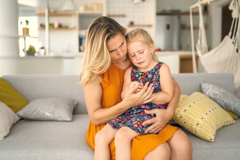 ¿Cómo poner en práctica la disciplina positiva en niños que pegan?