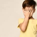 Tics nerviosos en los niños: Cómo ayudarles