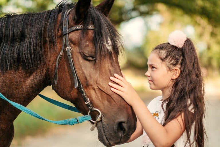 Beneficios de la equinoterapia para niños con trastornos