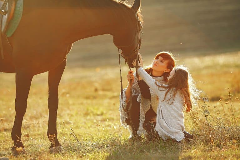 Beneficios de la equinoterapia para niños con trastornos