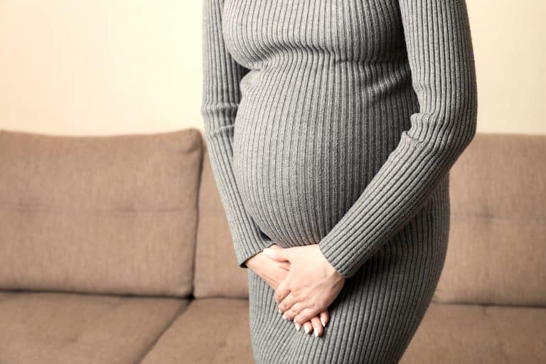 Incontinencia urinaria tras el parto: Cómo tratarla y cuánto dura