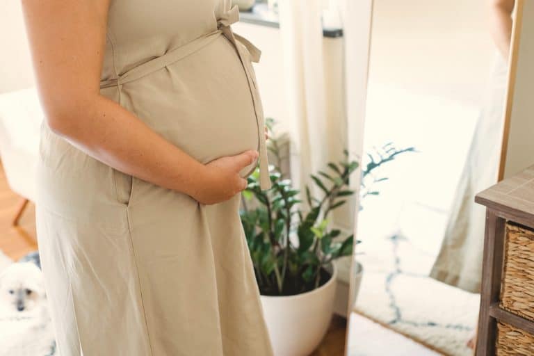 Dolor abdominal en el embarazo: Cuál es la causa y cómo actuar