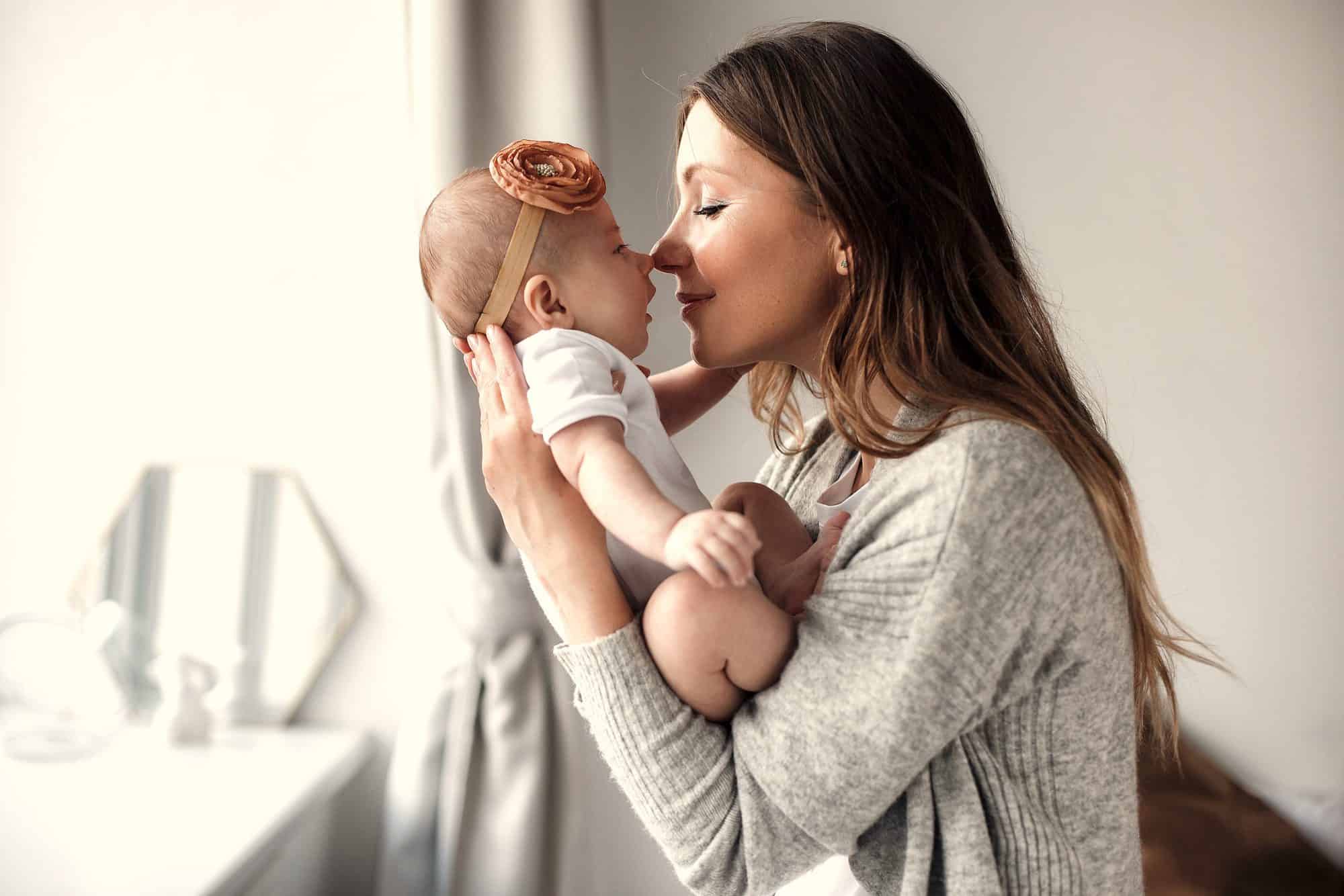 Revelan cómo influye la voz de una madre en el desarrollo del bebé