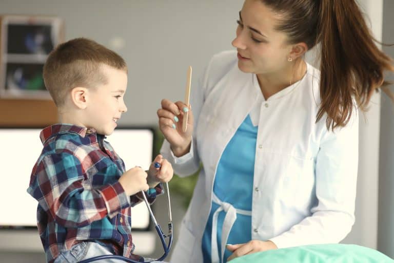 ¿Qué es el angioedema hereditario en niños?