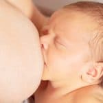 ¿Cómo influye el frenillo lingual corto en la lactancia del bebé?