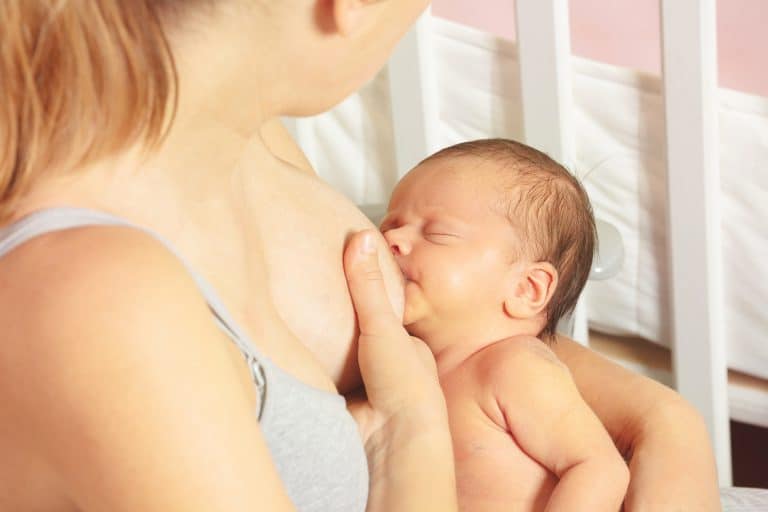 ¿Cómo influye el frenillo lingual corto en la lactancia del bebé?