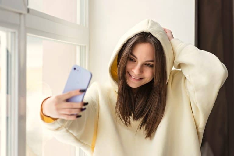 Qué es la dismorfia del selfie y cómo puedo ayudar a mi hijo