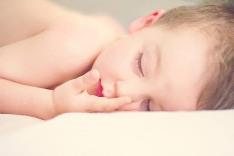 Bye, bye siesta: A qué edad dejan de querer dormir siesta los niños