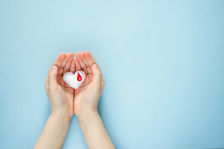 Beneficios de que los niños nos vean donar sangre