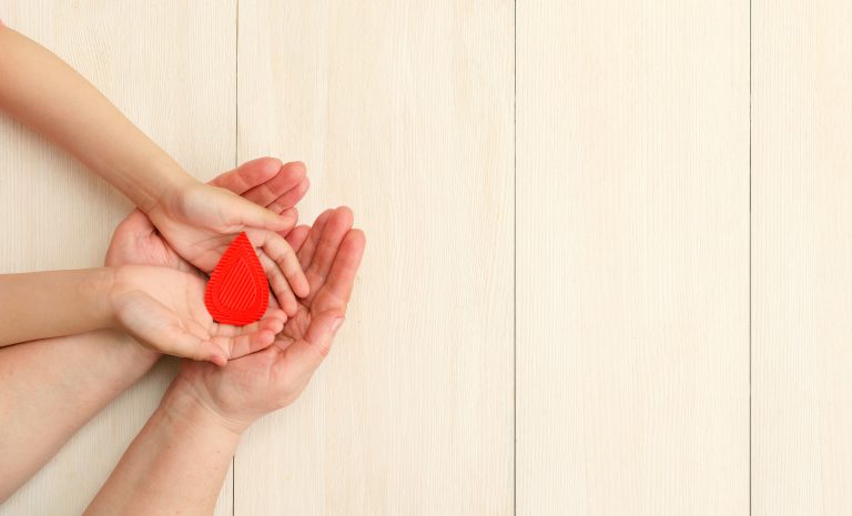 Beneficios de que los niños nos vean donar sangre