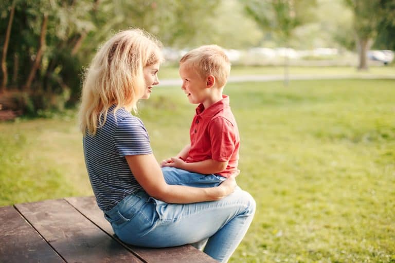 Cómo hacer que el patio, el jardín y la piscina sean zonas seguras para los más peques