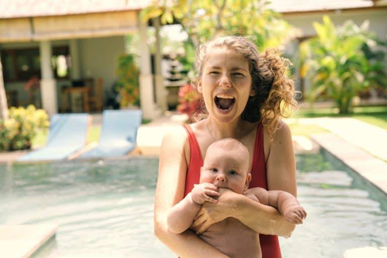 Cómo hacer que el patio, el jardín y la piscina sean zonas seguras para los más peques