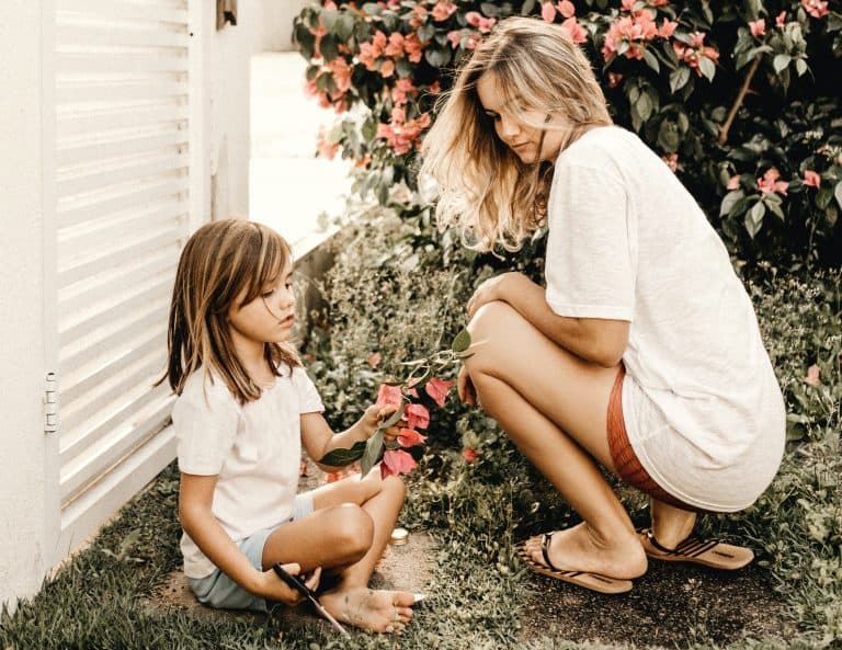 Cómo hacer que el patio, el jardín y la piscina sean zonas seguras para los más peques