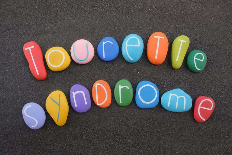 Síndrome de Tourette en niños: Causas, síntomas y tratamiento