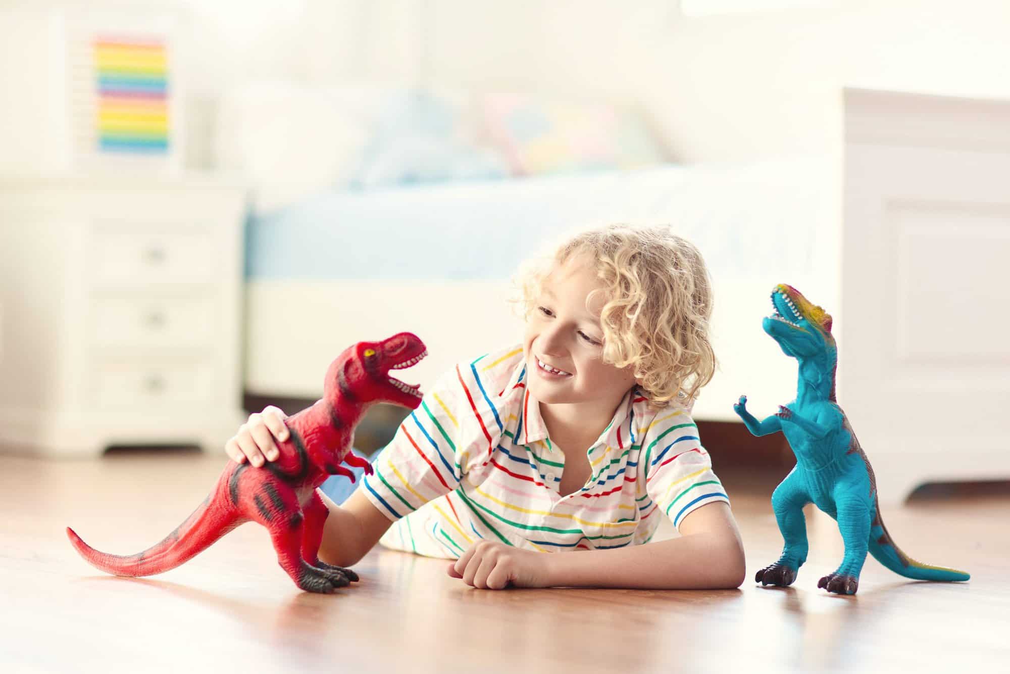 Beneficios de jugar con dinosaurios - Criar con Sentido Común