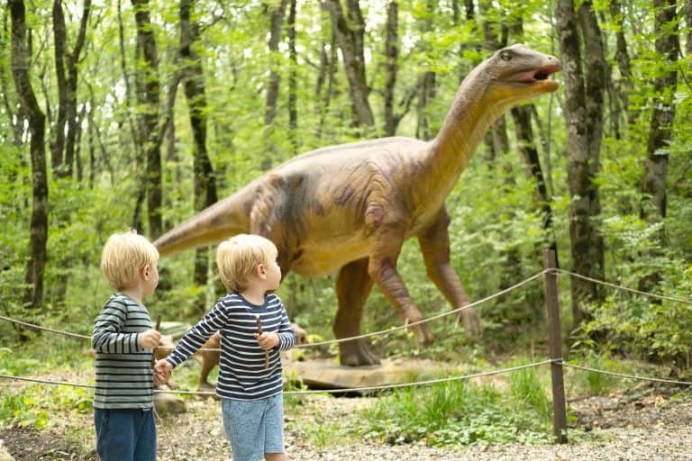 Beneficios de jugar con dinosaurios