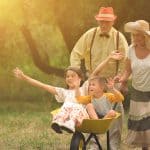 Las vacaciones con los abuelos aumenta el bienestar de los niños