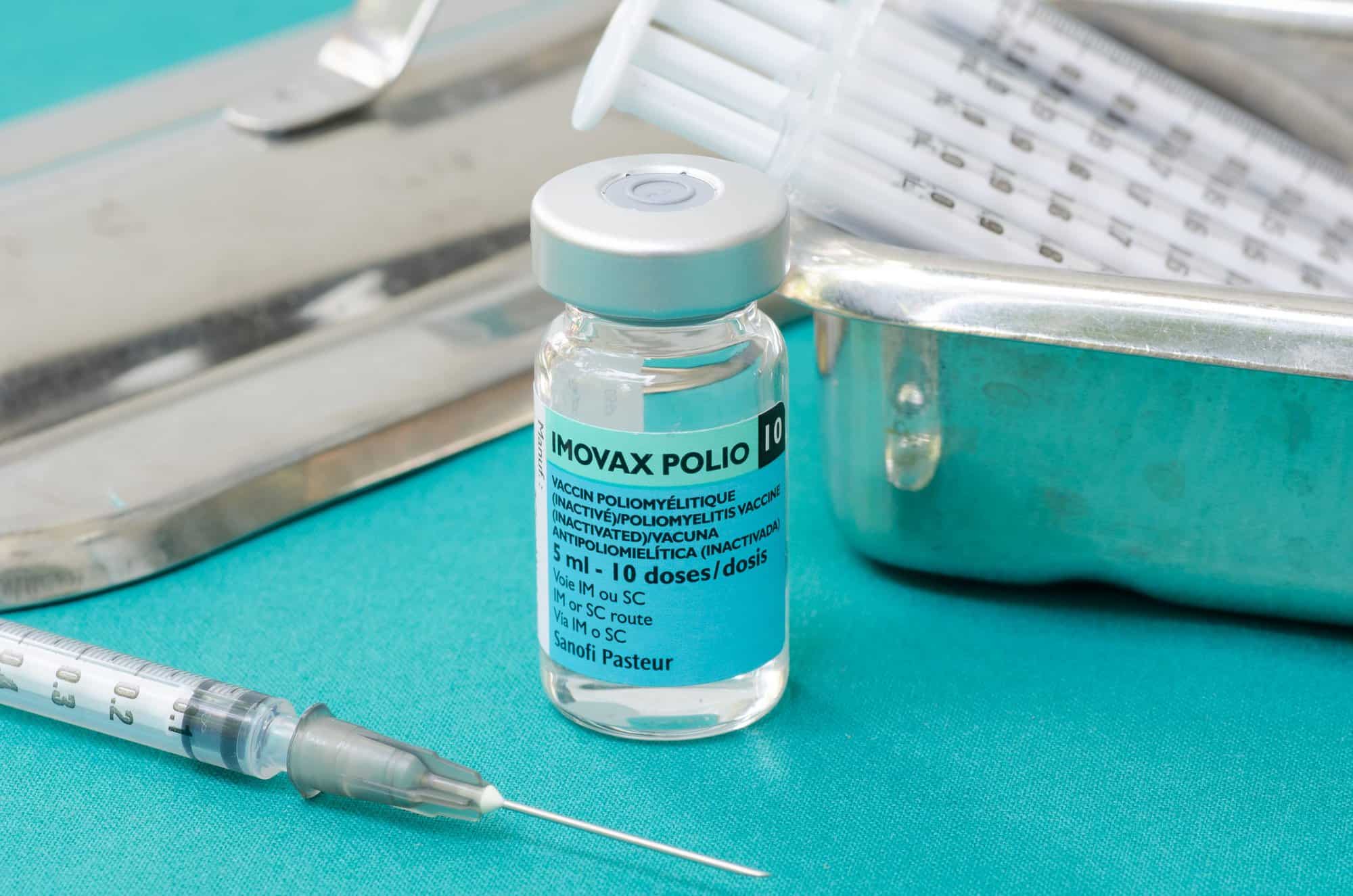 ¿Qué es la poliomielitis y cómo se previene?