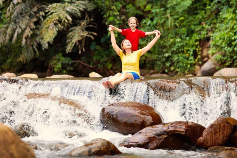 Las 10 cosas que no pueden dejar de hacer los niños en verano