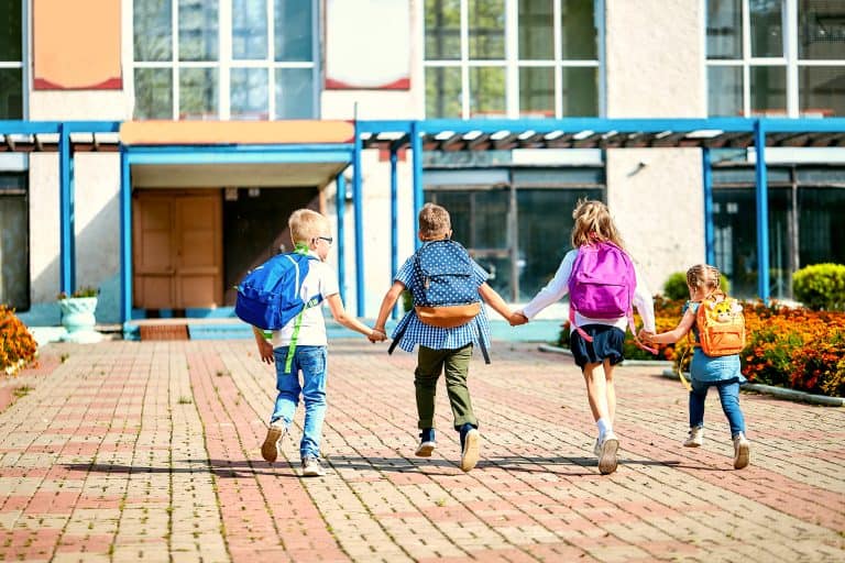 Cómo elegir mochila para cuidar la espalda de nuestros hijos