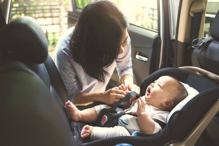 Toca cambiar la silla de coche de tu hijo? 8 claves que debes